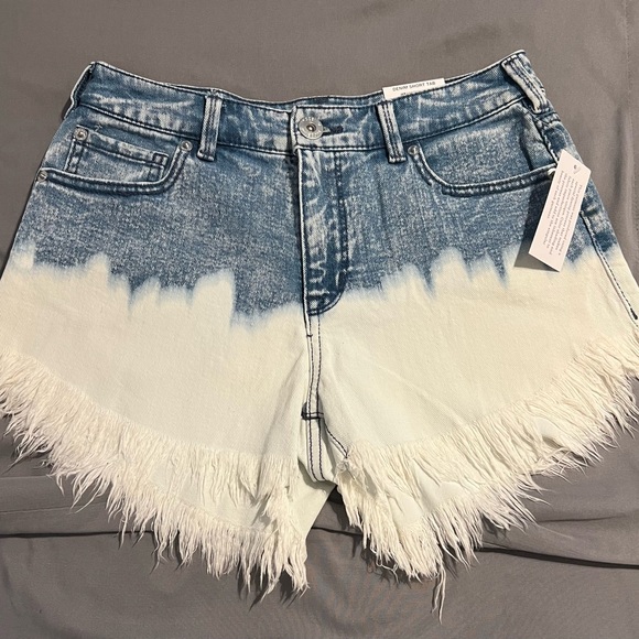 INC International Concepts Pants - Stylish Blue and White Denim Shorts High-Rise 
Sz 2/26